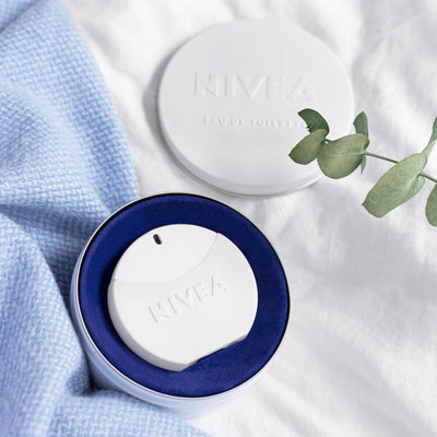 NIVEA Creme Eau de Toilette, NIVEA Parfum mit dem ikonischen Duft der NIVEA Creme, frischer und sanfter unisex NIVEA Duft im ikonischen Parfüm-Flakon (30 ml) (Packung mit 2)