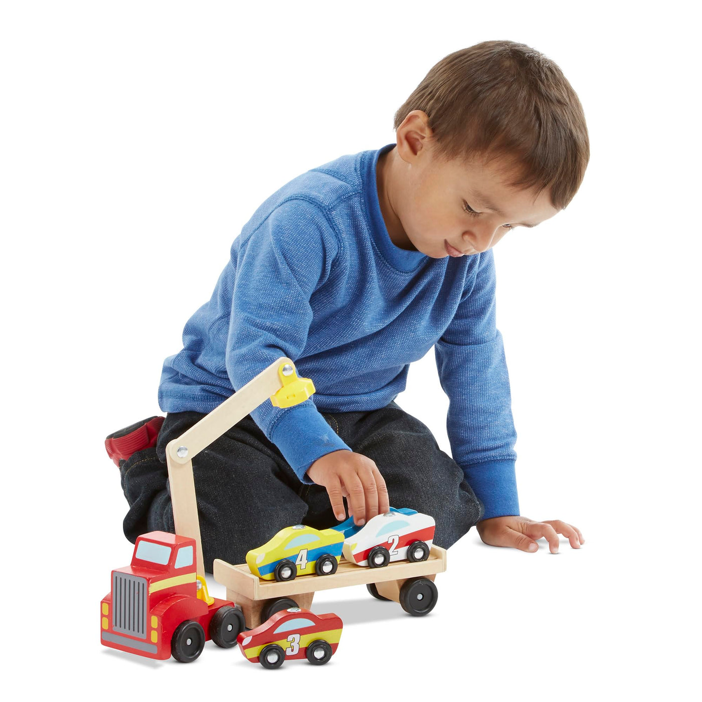 Melissa & Doug Spielzeug Autotransporter aus Holz mit magnetischem Kran und Autos | 6-teilig | Für Kinder ab 3 Jahren