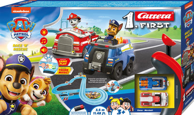 Carrera First PAW Patrol, Race 'N' Rescue – 3,5 Meter Lange Bahn mit Licht-, Sound- & Musikeffekten, interaktive Funktionen – Für aufregende Rettungsmissionen und Abenteuer im Kinderzimmer