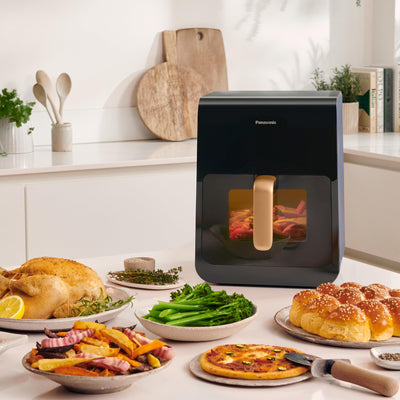 Panasonic NF-CC600AXE Air Fryer mit Sichtfenster, 6 l, 80–200 °C, digitaler Timer & LCD-Display, sanfte Dampfzugabe, 11 Voreinstellungen, einfache Reinigung, Schwarz mit Griff in Roségold