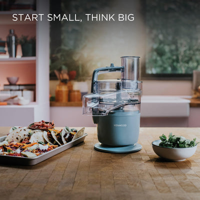 Kenwood MultiPro Go FDP22.130GY, Kompakt-Küchenmaschine nur 30cm hoch, zum Schneiden, Reiben, Pürieren und Teig Kneten, Express-Serve, 1,3 l Arbeitsbehälter, 650 W, Blau