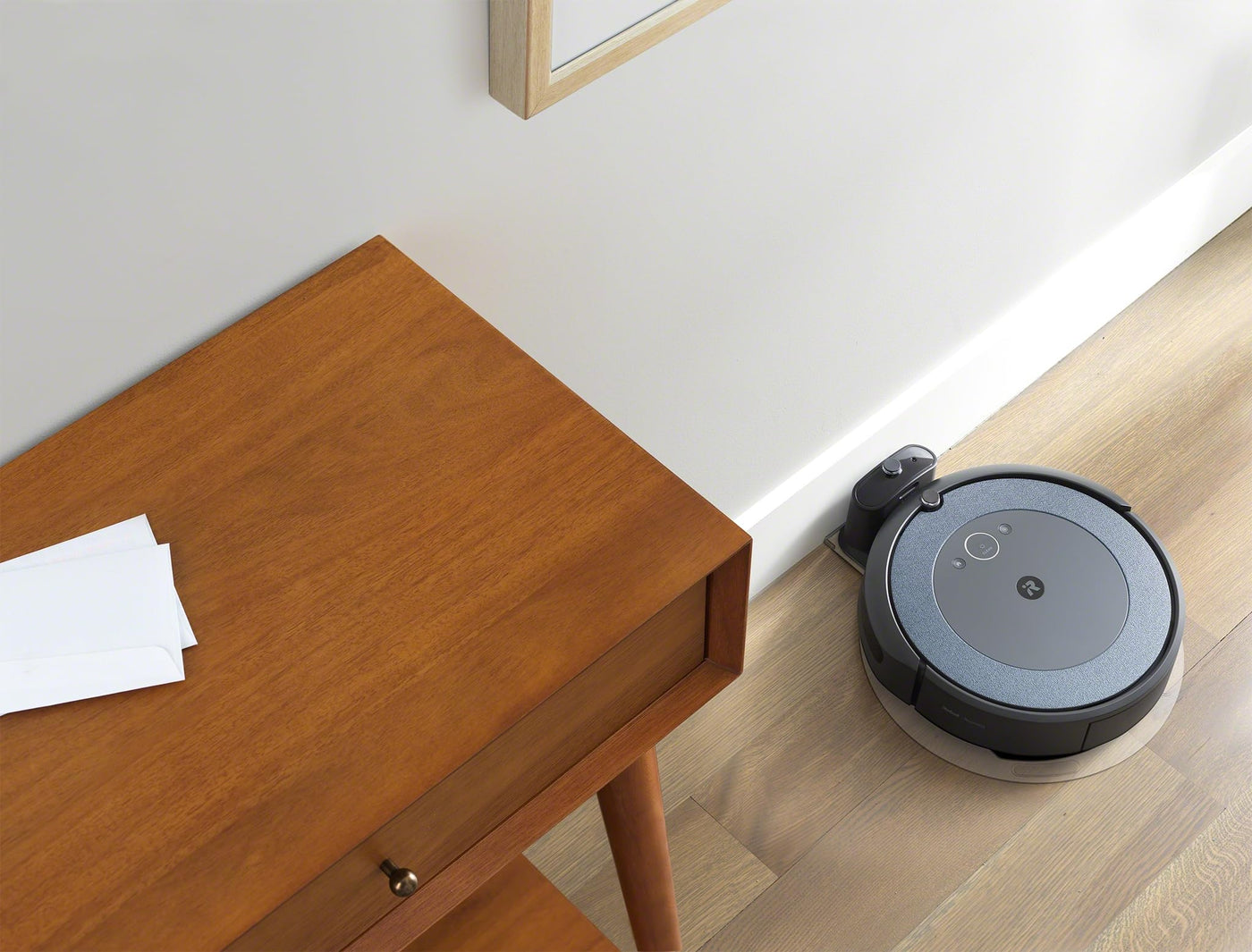 iRobot Roomba Combo i5 (i5172) Saug- und Wischroboter, WLAN-fähig, intelligente Navigation, 2 Gummibürsten für alle Böden, Reinigung nach Raum, Kompatibel mit Sprachassistenten, Farbe: Cool