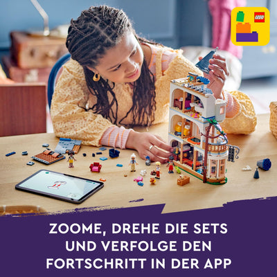 LEGO Friends Burg mit Ferienunterkunft, Hotel-Spielset für Kinder und Teenager ab 12 Jahren mit 4 Spielfiguren, Hund und Zubehör, Geschenkidee für Mädchen und Jungen 42638