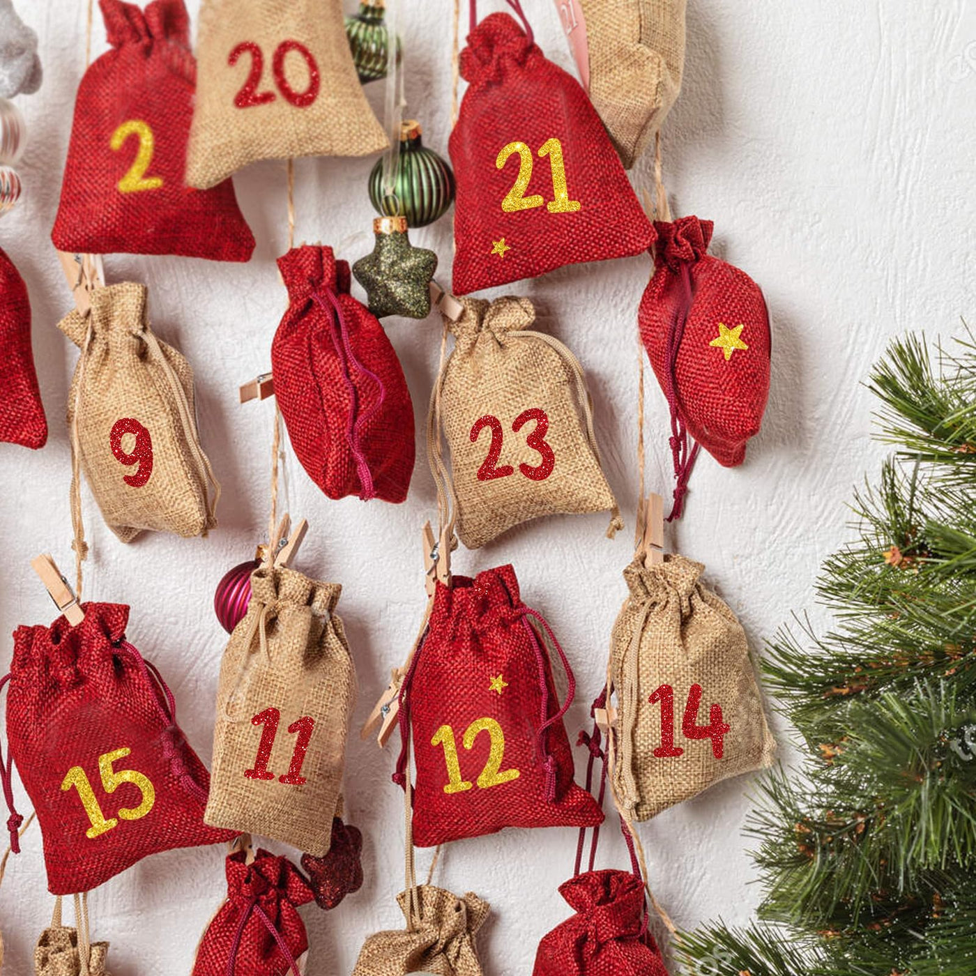 2 Bögen Bügelbild zum Aufbügeln Adventskalender Zahlen 1-24 Aufbügler Glitzer Adventszahlen Aufkleber Personalisierte Bügelbilder für Stofftasche Bügelfolie für Textilen Papier Holz Boxen Rot Gold