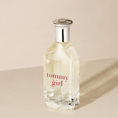 Tommy Hilfiger – Tommy Girl Eau de Toilette 100 ml – Parfüm Damen – Frischer blumiger Duft mit fruchtigen Noten – Transparenter Glasflakon