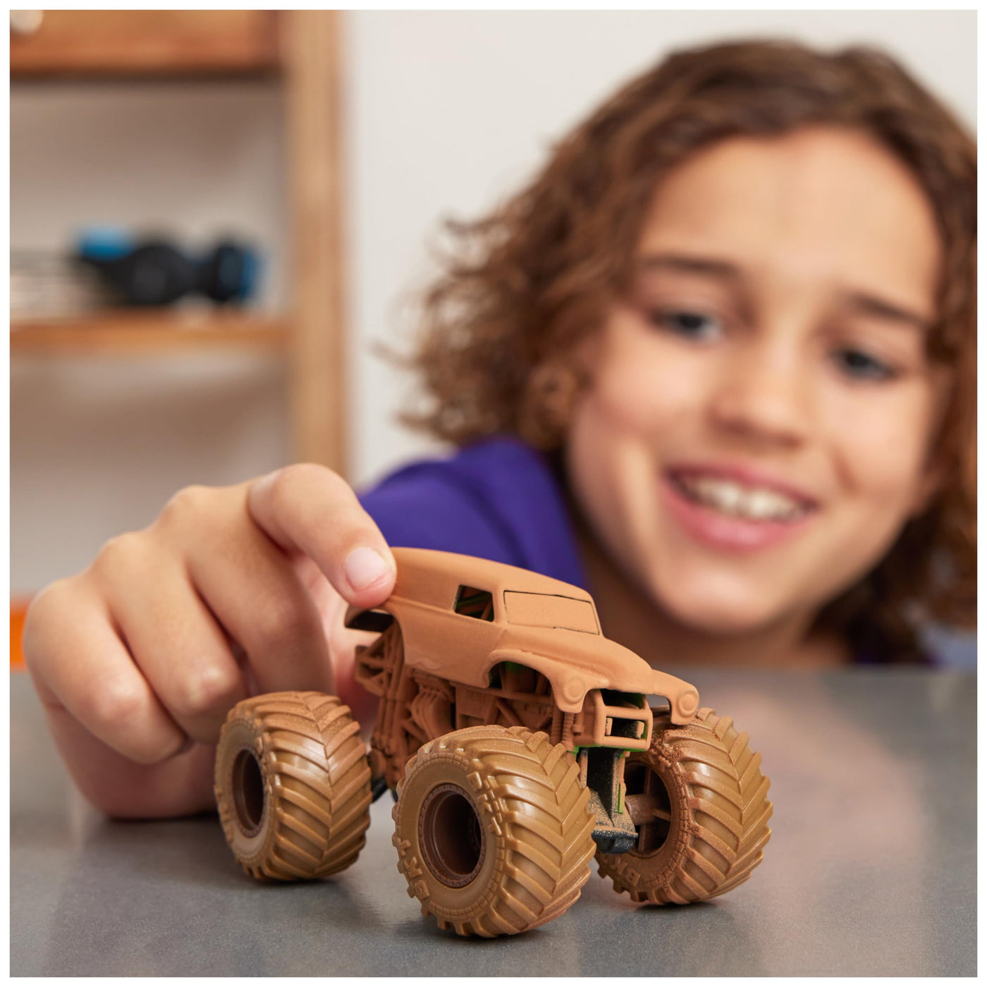 Monster Jam, Mystery Mudders, offizieller Monster Truck aus Druckguss im Maßstab 1:64, zum Waschen und Entdecken (Designs variieren)