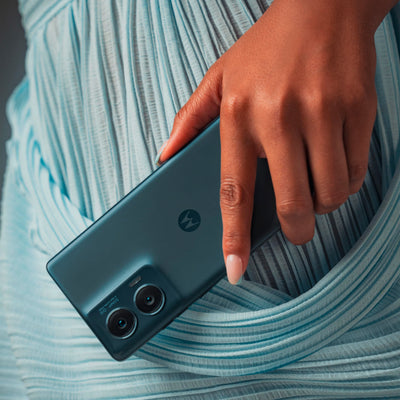 Motorola Moto Edge50 Fusion Smartphone(6,7''-FHD+-pOLED-Display,50-MP-Kamera, 8/256 GB, 5000 mAh, inkl. 68W-Ladegerät, Android 14) Hot Pink,inkl. Schutzcover+Handyhalterung [Exklusiv bei Amazon]