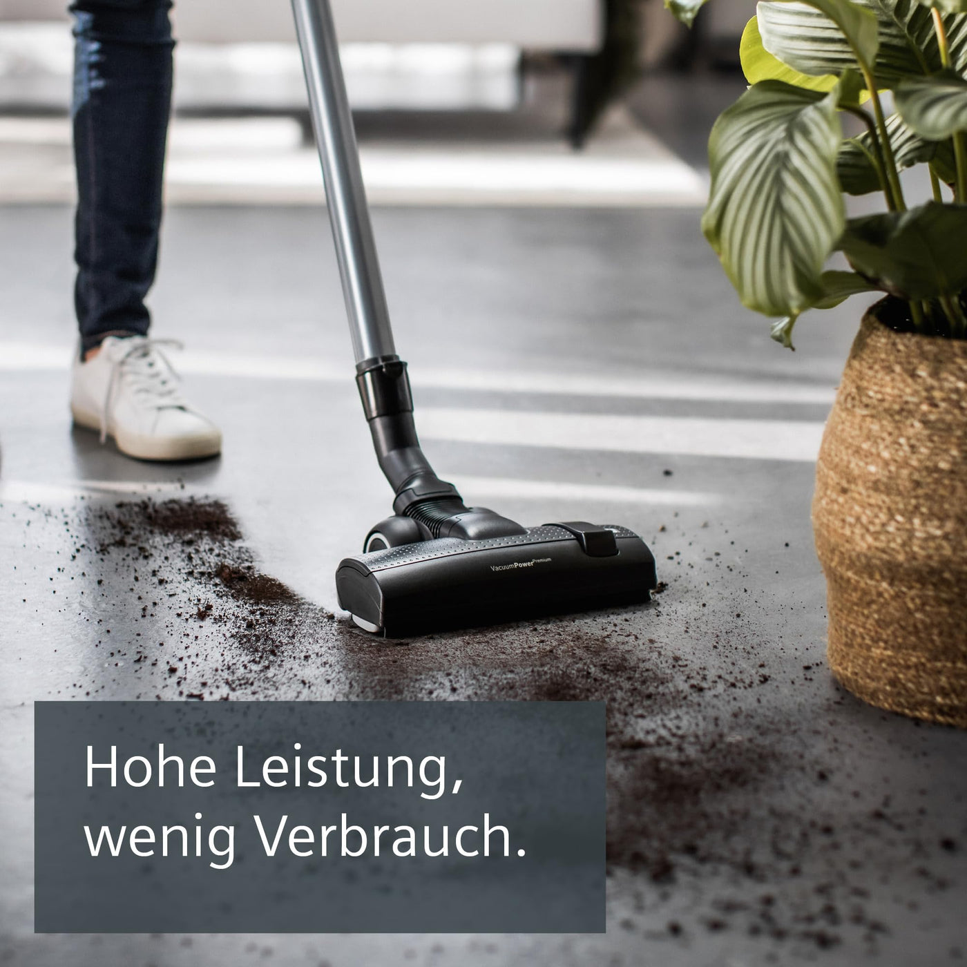 Siemens Staubsauger mit Beutel Z 3.0 extreme power VSZ3XTRM11, Bodenstaubsauger, XXL-Polsterdüse ideal für Tierhaare, Bodendüse für Parkett, Teppich, Fliesen, niedriger Stromverbrauch, 850 W, schwarz