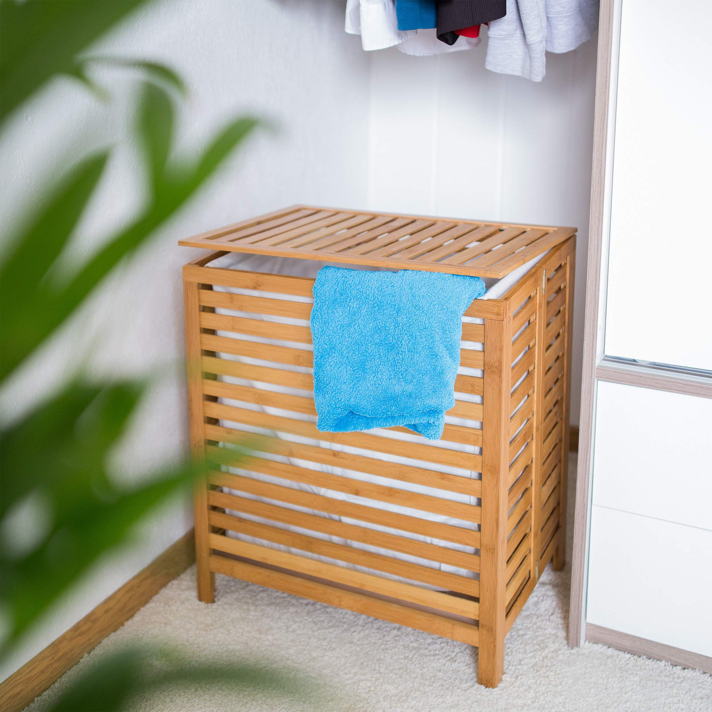 Relaxdays Wäschetruhe, Bambus, HxBxT: 60 x 50,5 x 35,5 cm, herausnehmbarer Wäschesack, Volumen 100 l, Wäschekorb, natur