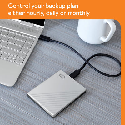WD My Passport Ultra externe Festplatte 4 TB (mobiler Speicher, Metallgehäuse, herunterladbare Software, automatische Backups, Passwortschutz) Silber - auch kompatibel mit PC, Xbox, PS4 und PS5