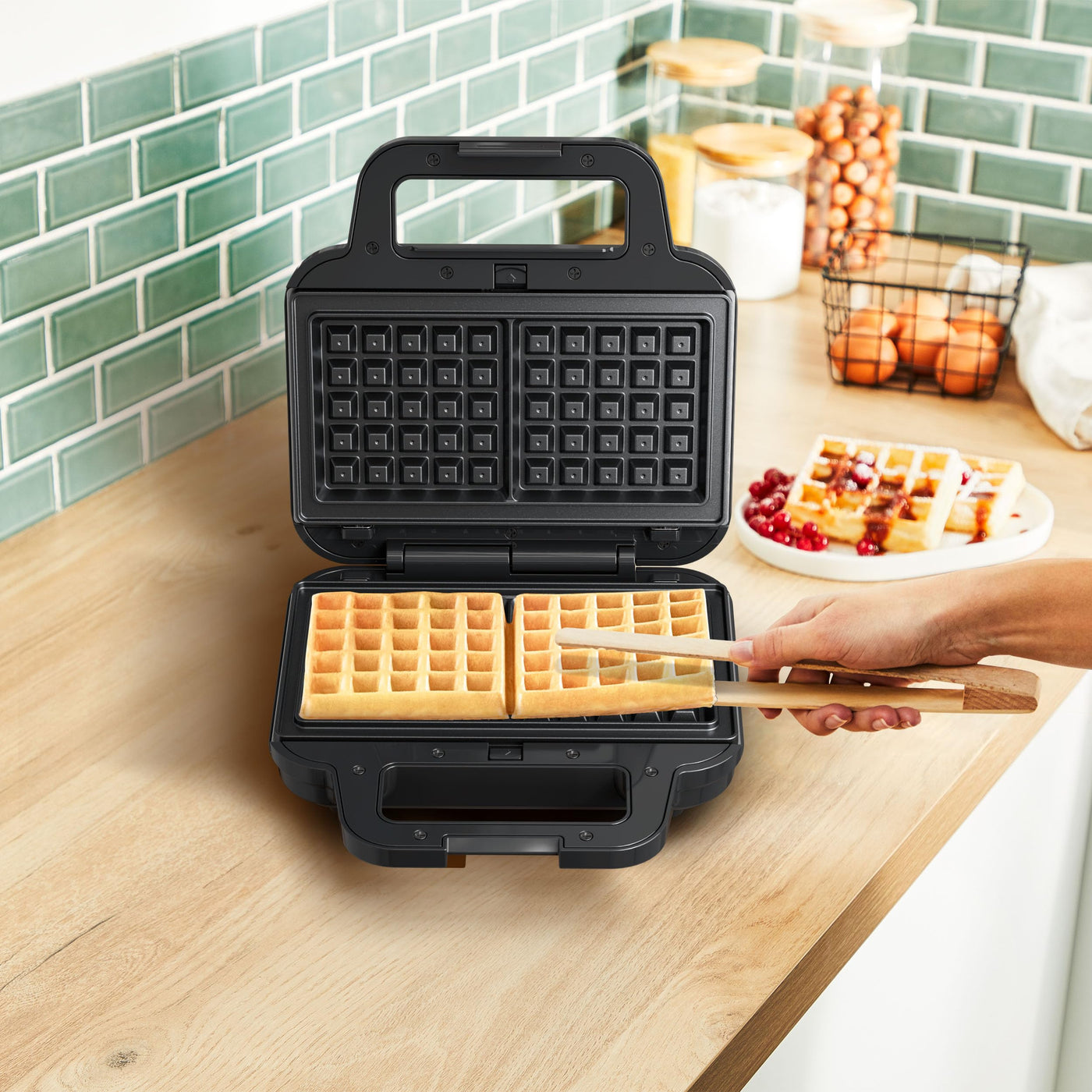 Tefal Ultracompact 3-in-1 Sandwich-Waffel-Panini Kombigerät, Antihaftbeschichtung, wärmeisolierter Griff, Edelstahl/Schwarz, SW383D10