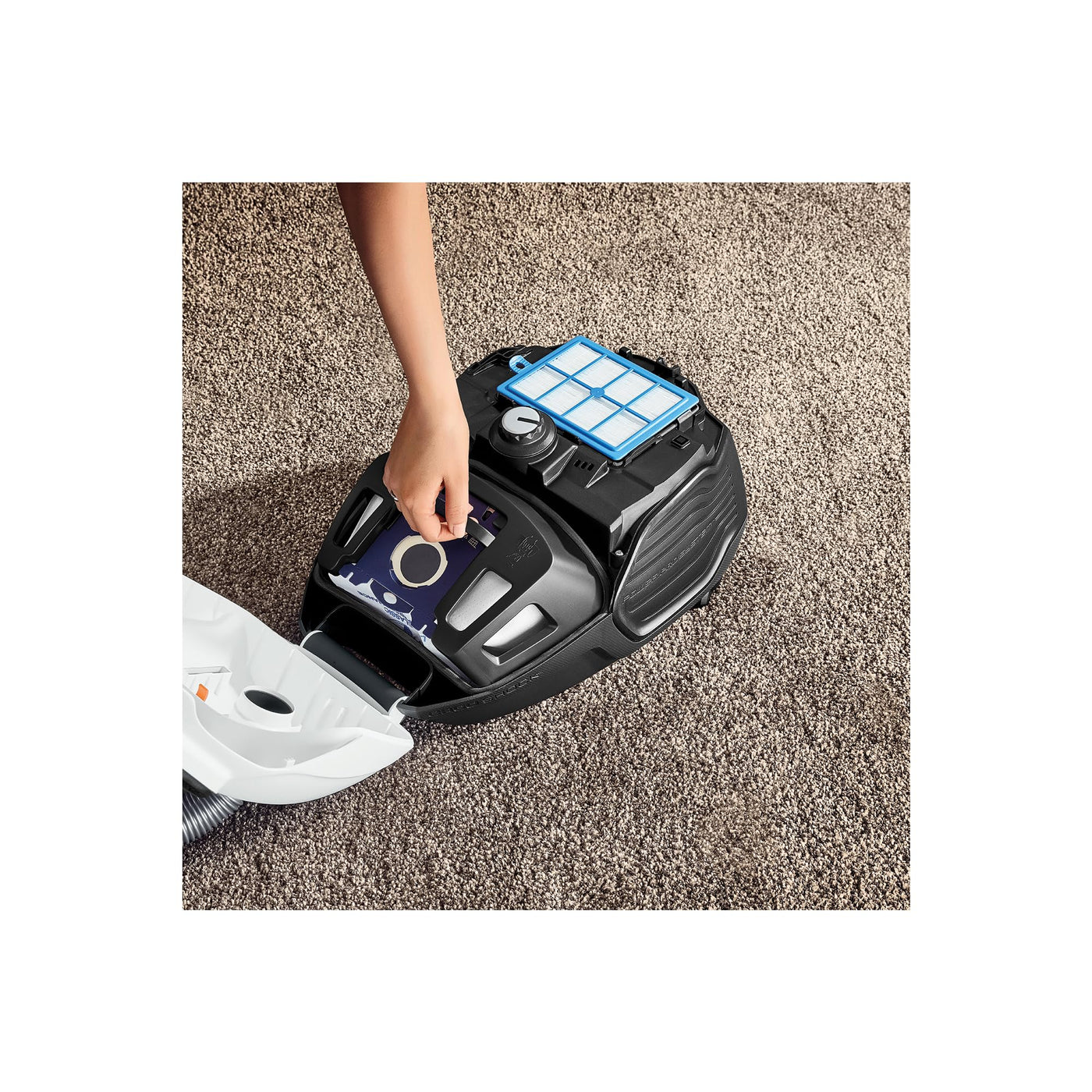 AEG VX6-2-IW-5 Staubsauger mit Beutel / 360° drehbare Räder / Zusatzdüsen und Staubbeutel / für Hart- und Teppichböden / 800 Watt / 9 m Aktionsradius / Ergo-Handgriff / neue technische Version / weiß