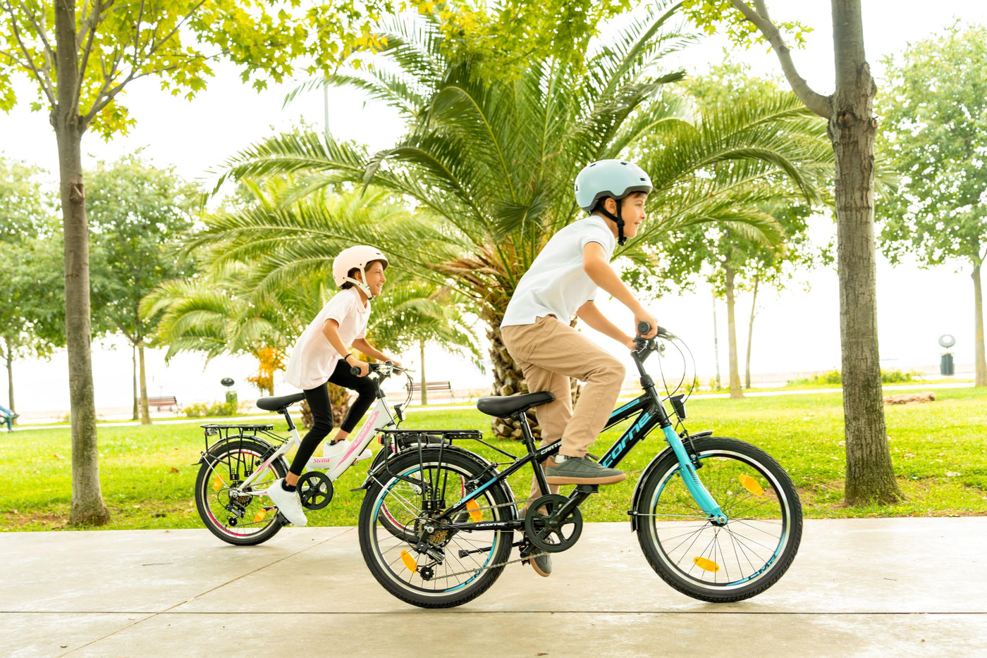 Licorne Bike Carter Premium Mountainbike in 20 Zoll Fahrrad für Kinder Mädchen Jungen 6 Gang Shimano Schaltung (Kinderfahrrad, Schwarz/Blau)
