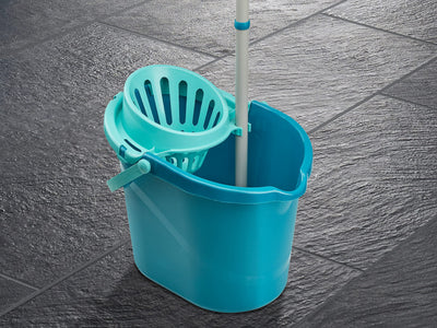 Leifheit Set Classic Mop viscose mit saugstarken Fasern, komplettes Wischset mit Wischmopp und Eimer, Wischer mit flexiblen Viskose-Mopkopf-Streifen