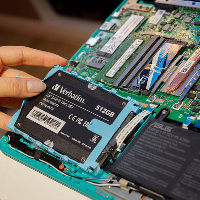 Verbatim Vi550 S3 SSD, internes SSD-Laufwerk mit 512 GB Datenspeicher, Solid State Drive mit 2,5'' SATA III Schnittstelle und 3D-NAND-Technologie, schwarz