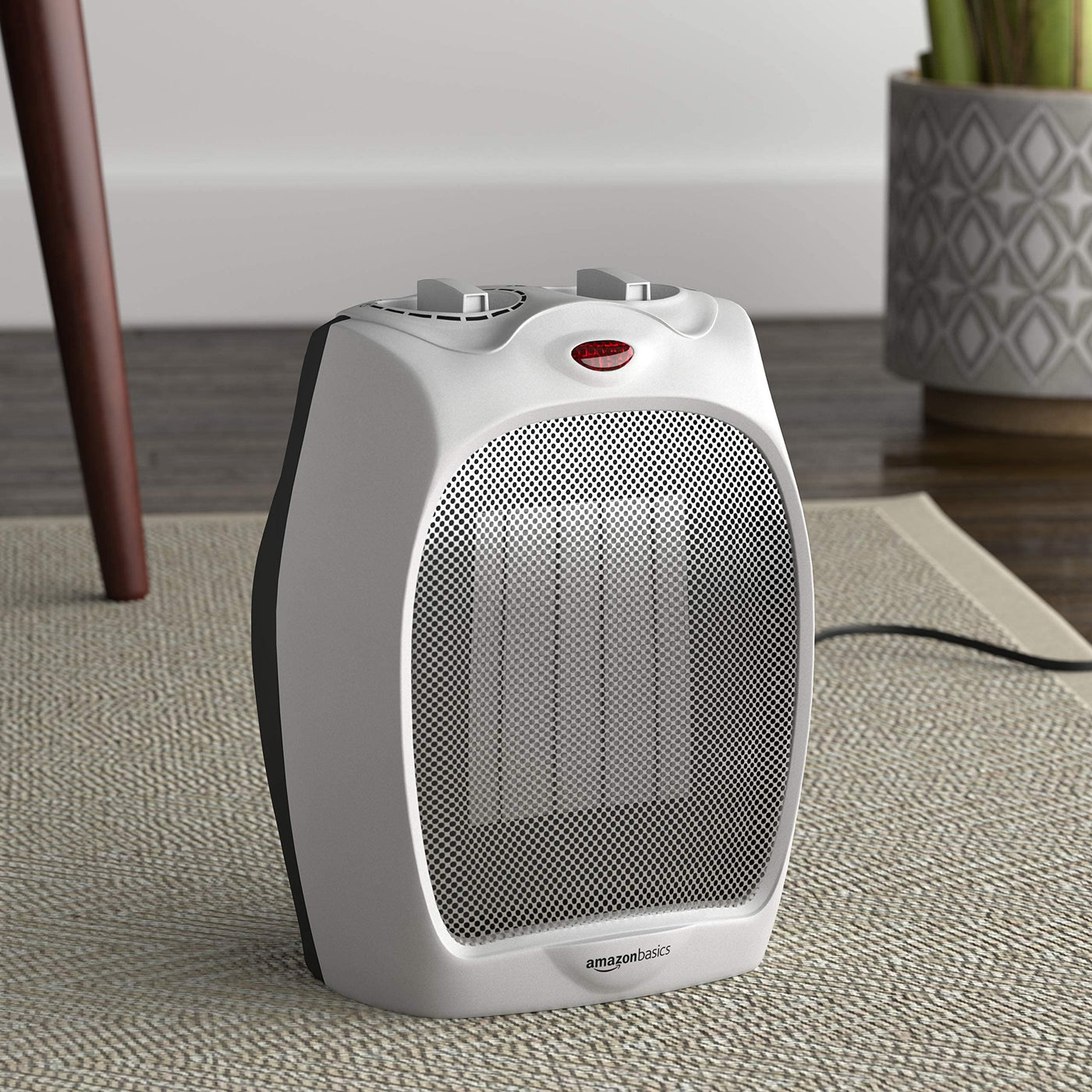 Amazon Basics - Keramik-Standheizung, 1500 W, mit verstellbarem Thermostat - Silberfarben