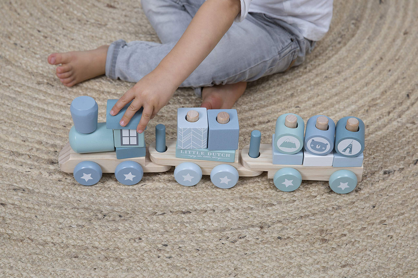 Little Dutch Holz Zug Eisenbahn mit Steckformen Adventure blau