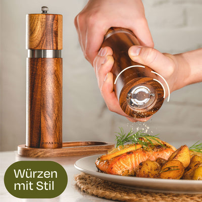 Salz und Pfeffermühle aus Akazienholz mit Untersetzer - Nachhaltiges FSC® Holz - Langlebiges Keramikmahlwerk - Plastikfrei