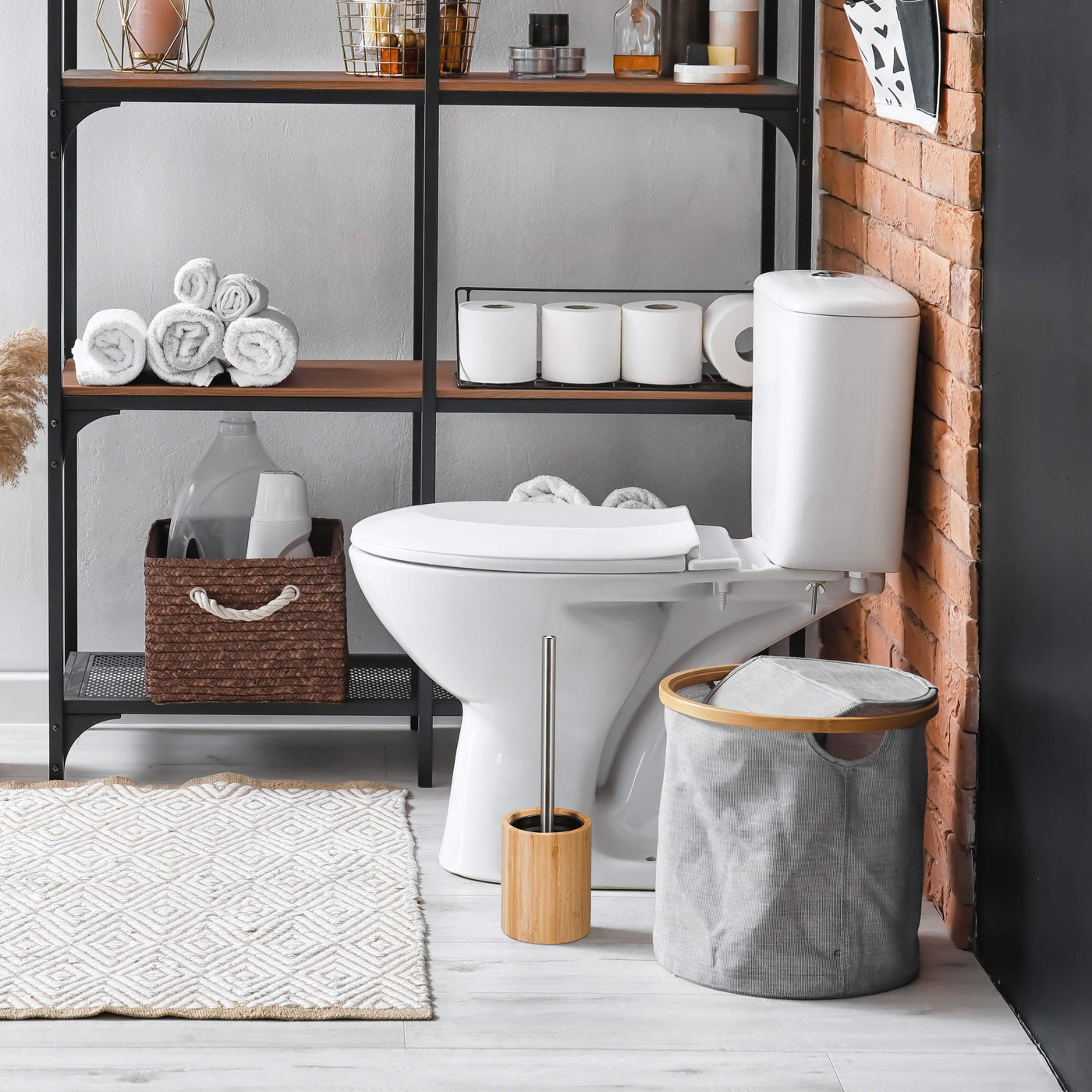 Relaxdays Silikon Toilettenbürste, antibakteriell, Klobürste mit Wechselbürstenkopf, Bambus Bürstenhalter, natur/silber, 1 Stück