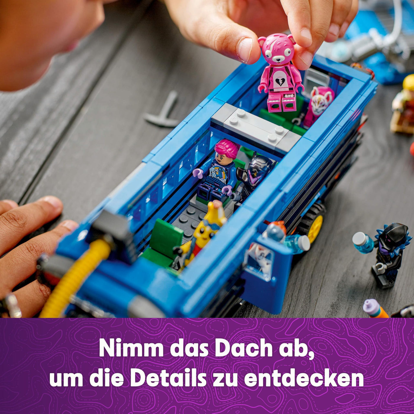 LEGO Fortnite Schlachtenbus – Spielzeug Fahrzeug aus dem Videospiel mit 9 Minifiguren und Zubehör – Geschenk für Gamer, Jungen und Mädchen und Fans ab 10 Jahren – Weihnachtsüberraschung - 77073