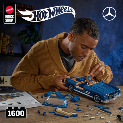 Mattel Brick Shop Hot Wheels Premium Serie Bauset, Mercedes-Benz 300 SL mit 1600 Teilen, realistischen Details und Metallteilen, für Sammler, HWW25, [Mehrfarbig]