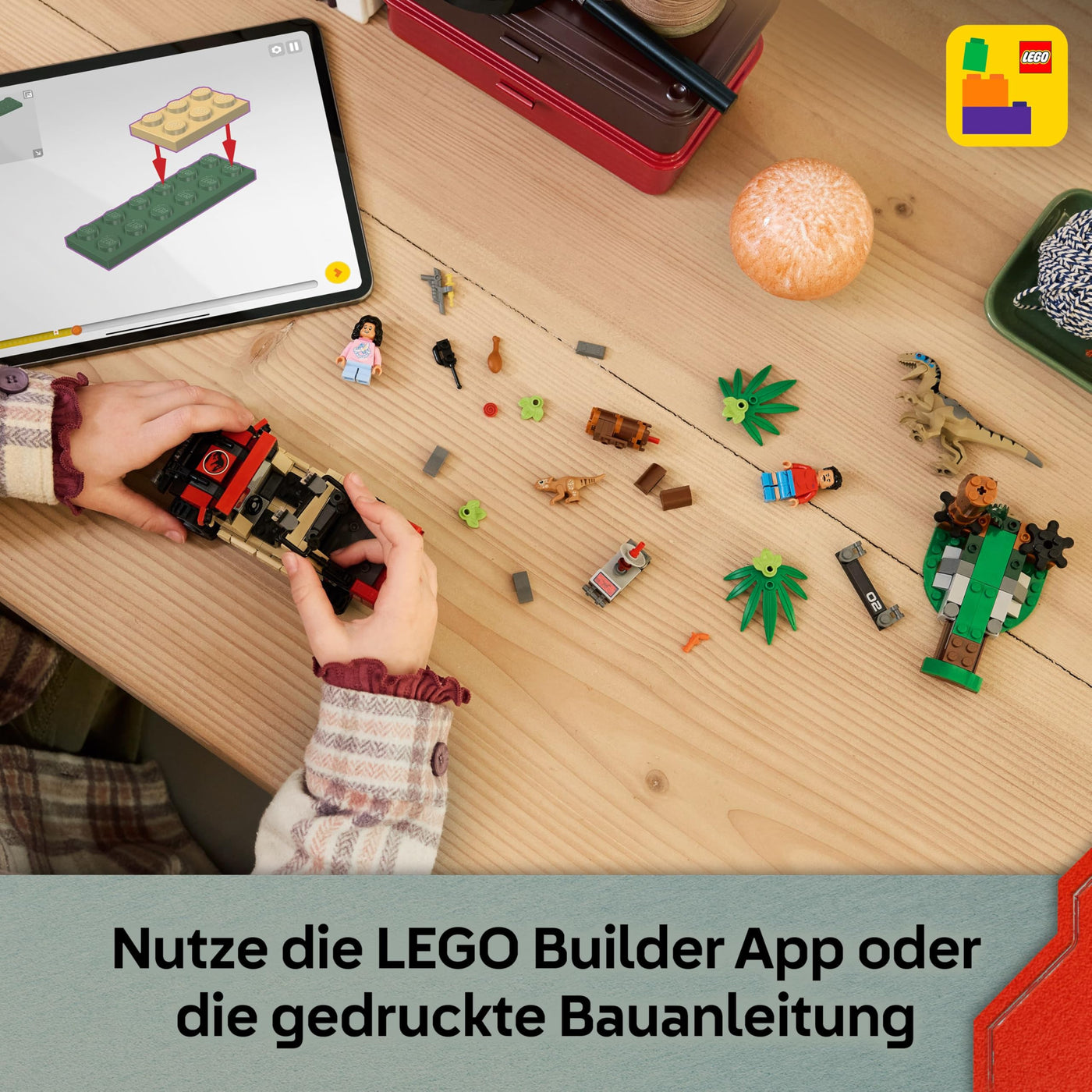 LEGO Jurassic World Raptor: Verfolgungsjagd mit dem Geländewagen – 2 Dinosaurier Figuren, Auto, 2 Minifiguren – Geschenk für Jungen und Mädchen ab 6 Jahren, Fans des Films „Die Wiedergeburt“ – 76972