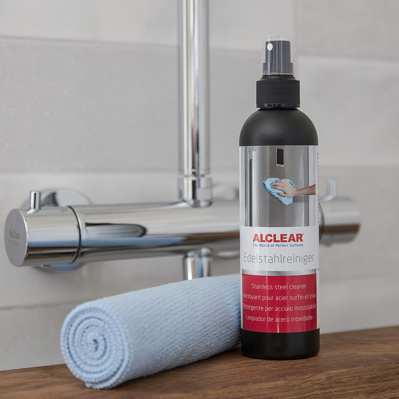 ALCLEAR 721ER Profi Edelstahlreiniger 250 ml mit Profi Mikrofasertuch, reinigt Edelstahl streifenfrei, gegen Schmutz, Fingerabdrücke und Fett