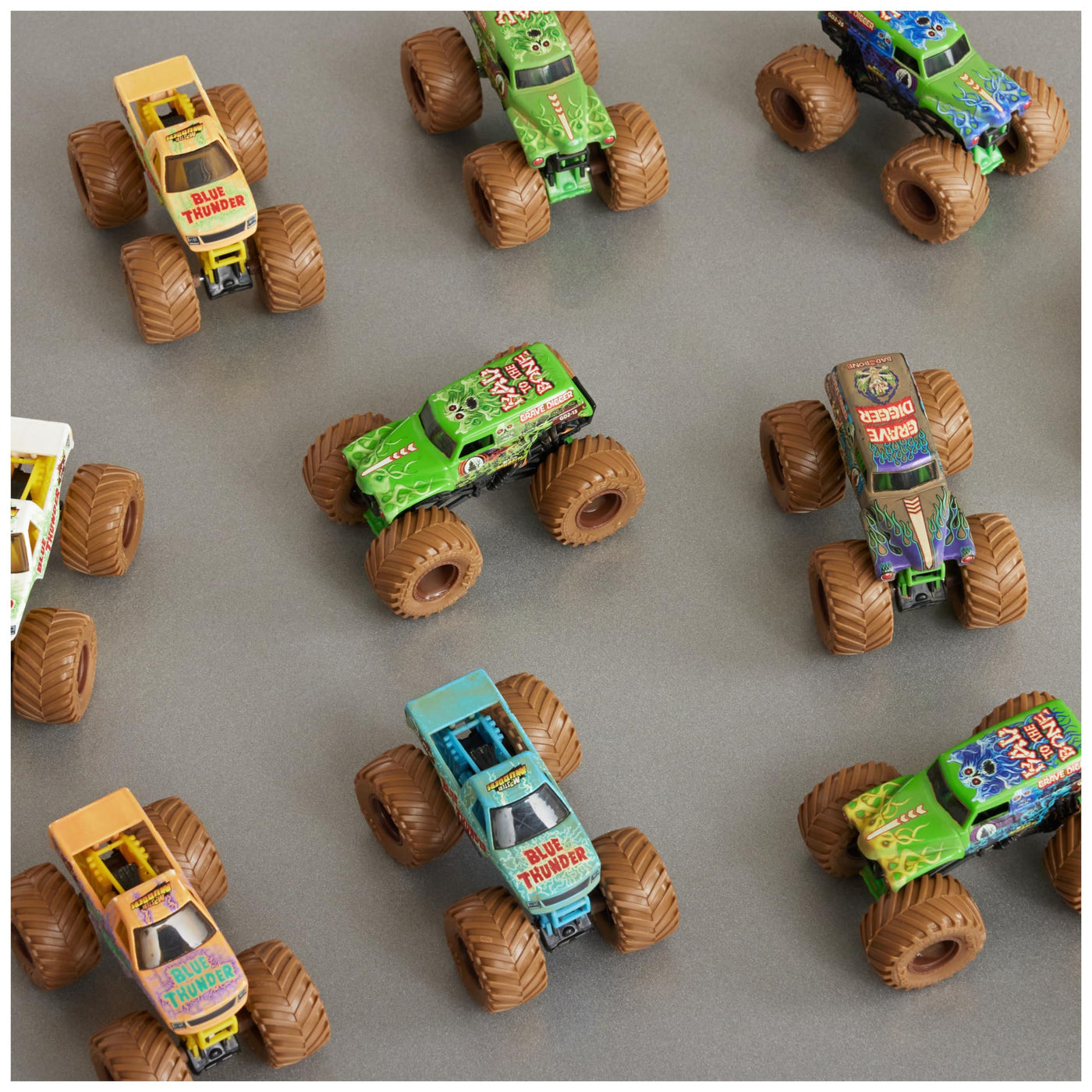 Monster Jam, Mystery Mudders, offizieller Monster Truck aus Druckguss im Maßstab 1:64, zum Waschen und Entdecken (Designs variieren)