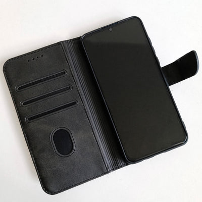 Samsung Galaxy S21 Hülle aus Kunstleder mit Lasche selbst gestalten. Gestalte eine Kunstlederhülle mit einem eigenen Motiv auf der Vorderseite.