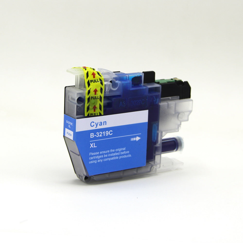 Druckerpatrone Blau kompatibel zu Brother LC-3219C für den Drucker Brother MFC-J5330DW. Mit unserer Eigenmarke Kupri bieten wir euch eine XXL Variante der Druckerpatrone LC-3219C an. Unsere kompatible Druckerpatrone bietet eine sehr hohe Füllmenge und somit eine sehr hohe Druckleistung für deinen Brother MFC-J5330DW. Sparen Sie mit unserer Kupri B-3219C Druckerpatrone für den Brother MFC-J5330DW einen großteil Ihrer Druckkosten ein.